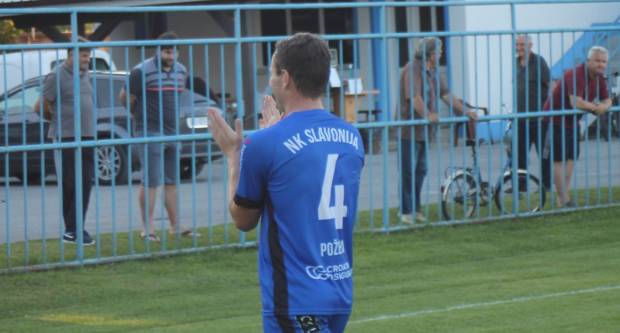 Igrači NK ʺSlavonijaʺ pobijedili HNK ʺĐakovo Croatiaʺ 2:1 i zasjeli na vrh tablice 3. HNL Istok