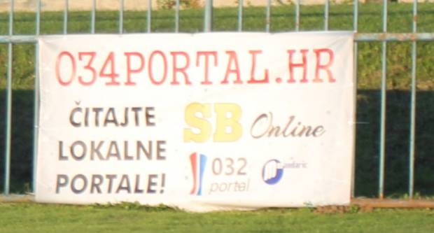 Igrači NK ʺSlavonijaʺ pobijedili HNK ʺĐakovo Croatiaʺ 2:1 i zasjeli na vrh tablice 3. HNL Istok