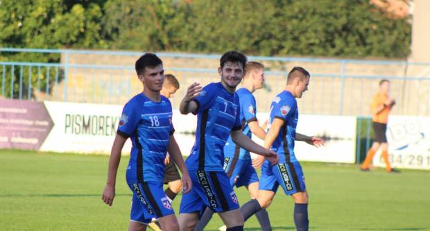 Plavi s Orljave na domaćem terenu prošetali kroz ekipu NK Sloga Nova Gradiška (7:1)