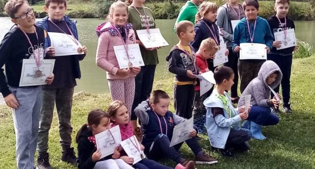 U organizaciji ŠRD „Slavonac“ Lipik na jezeru Pjeskara održana jesenska škola ribolova U organizaciji ŠRD „Slavonac“ Lipik na jezeru Pjeskara održana jesenska škola ribolova