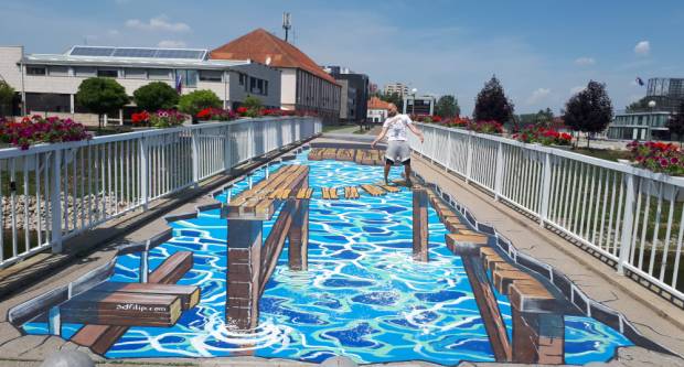 FOTKA DANA: 3D art na pješačkom mostu u Vukovaru