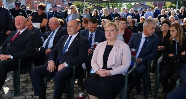 KOMEMORACIJA U GORNJOJ OBRIJEŽI: 29 godina od najtragičnijeg dana na pakračkom ratištu KOMEMORACIJA U GORNJOJ OBRIJEŽI: 29 godina od najtragičnijeg dana na pakračkom ratištu
