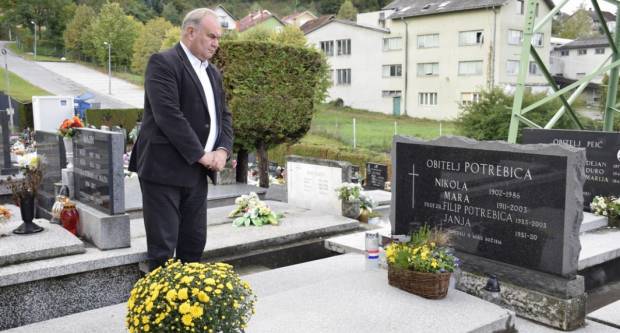 Spomen na istaknute požeške povjesničare Spomen na istaknute požeške povjesničare