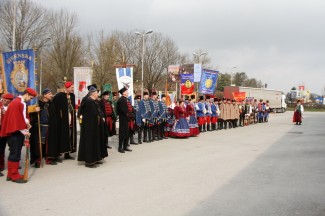 Požega: Povorka i postrojavanje povijesnih postrojbi na Trgu sv. Terezije