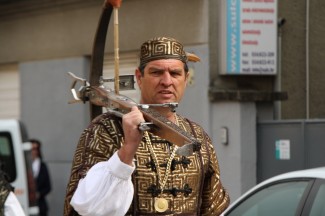 Požega: Povorka i postrojavanje povijesnih postrojbi na Trgu sv. Terezije