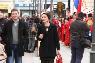 Požega: Povorka i postrojavanje povijesnih postrojbi na Trgu sv. Terezije