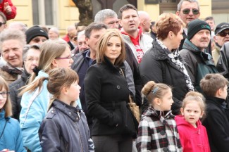 Požega: Povorka i postrojavanje povijesnih postrojbi na Trgu sv. Terezije