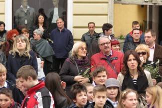 Cvjetnica u Požegi: Procesija i sveta misa u katedrali