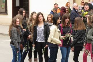 Cvjetnica u Požegi: Procesija i sveta misa u katedrali