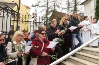 Cvjetnica u Požegi: Procesija i sveta misa u katedrali