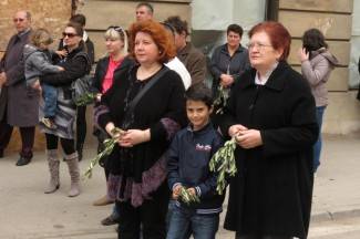 Cvjetnica u Požegi: Procesija i sveta misa u katedrali