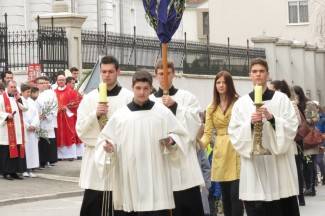 Cvjetnica u Požegi: Procesija i sveta misa u katedrali