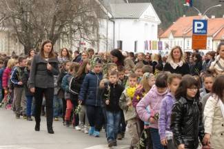 Cvjetnica u Požegi: Procesija i sveta misa u katedrali