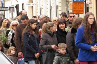 Cvjetnica u Požegi: Procesija i sveta misa u katedrali