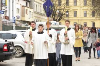 Cvjetnica u Požegi: Procesija i sveta misa u katedrali