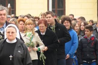 Cvjetnica u Požegi: Procesija i sveta misa u katedrali