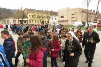 Cvjetnica u Požegi: Procesija i sveta misa u katedrali
