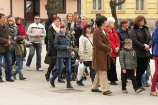 Cvjetnica u Požegi: Procesija i sveta misa u katedrali