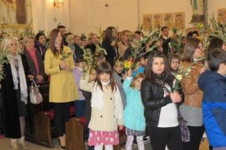 Cvjetnica u Požegi: Procesija i sveta misa u katedrali
