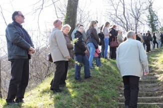 Veliki petak u Požegi: Križni put na Kalvariji