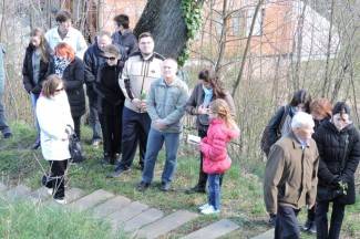 Veliki petak u Požegi: Križni put na Kalvariji