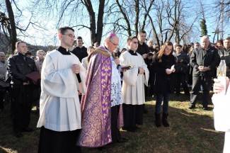 Veliki petak u Požegi: Križni put na Kalvariji
