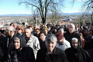Veliki petak u Požegi: Križni put na Kalvariji