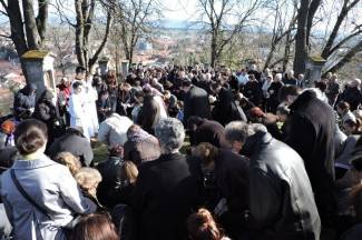 Veliki petak u Požegi: Križni put na Kalvariji