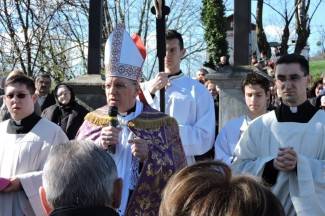 Veliki petak u Požegi: Križni put na Kalvariji