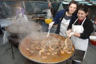 Požežani s gostima u vinogradima slave Grgurevo 