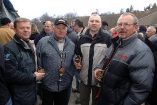 Požežani s gostima u vinogradima slave Grgurevo 