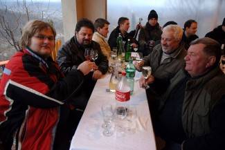 Požežani s gostima u vinogradima slave Grgurevo 