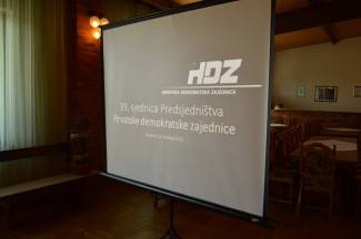 Vrh HDZ-a u Venju kod Enjingija: Pogledajte tko je sve došao