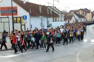 Požega: Biskupijski križni put mladih