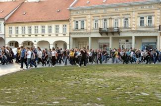 Požega: Biskupijski križni put mladih