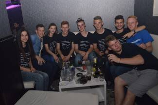 Norijada u Platinumu: Maturanti slavili kraj srednje škole do kasno u noć