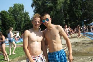 Vrhunac toplinskog vala: Požežani potražili spas na bazenima