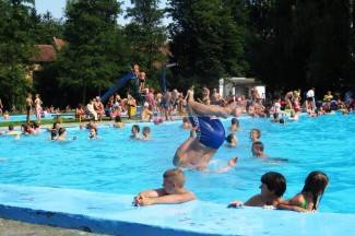 Vrući dan na požeškim bazenima: 9.8.2015.