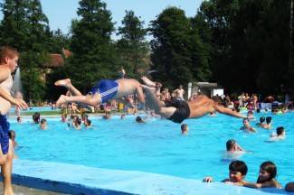 Vrući dan na požeškim bazenima: 9.8.2015.