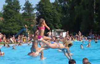 Vrući dan na požeškim bazenima: 9.8.2015.