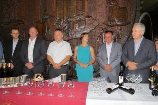 Kutjevo: Punjenje Festivalskog vina