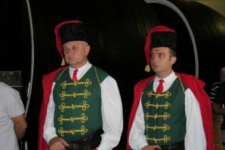 Kutjevo: Punjenje Festivalskog vina