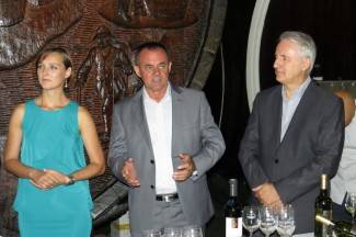 Kutjevo: Punjenje Festivalskog vina