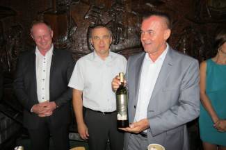 Kutjevo: Punjenje Festivalskog vina