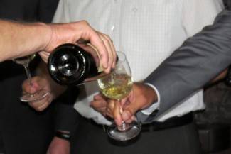 Kutjevo: Punjenje Festivalskog vina