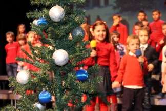 Božićna priredba starijih skupina Dječjih vrtića Požega, 22.12.2015.