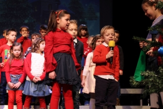 Božićna priredba starijih skupina Dječjih vrtića Požega, 22.12.2015.