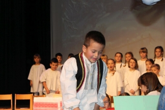 Božićna priredba starijih skupina Dječjih vrtića Požega, 22.12.2015.