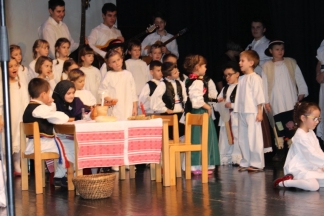 Božićna priredba starijih skupina Dječjih vrtića Požega, 22.12.2015.