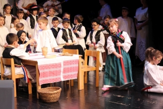 Božićna priredba starijih skupina Dječjih vrtića Požega, 22.12.2015.